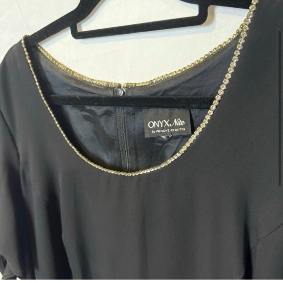 ONYX Nite by Wendy Chaitin Plus Size Rhinestone Neckline Cocktail Dress - Picture 2 of 11